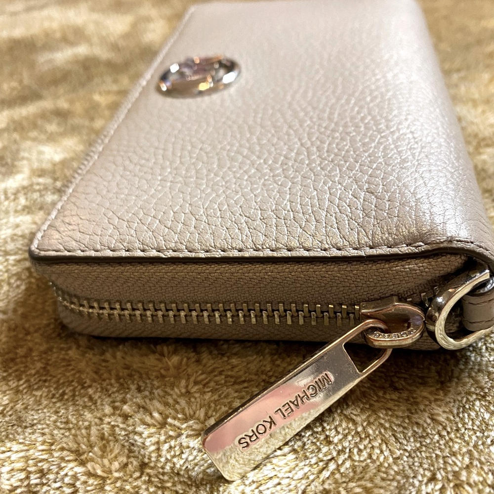 Micheal Kors Wallet